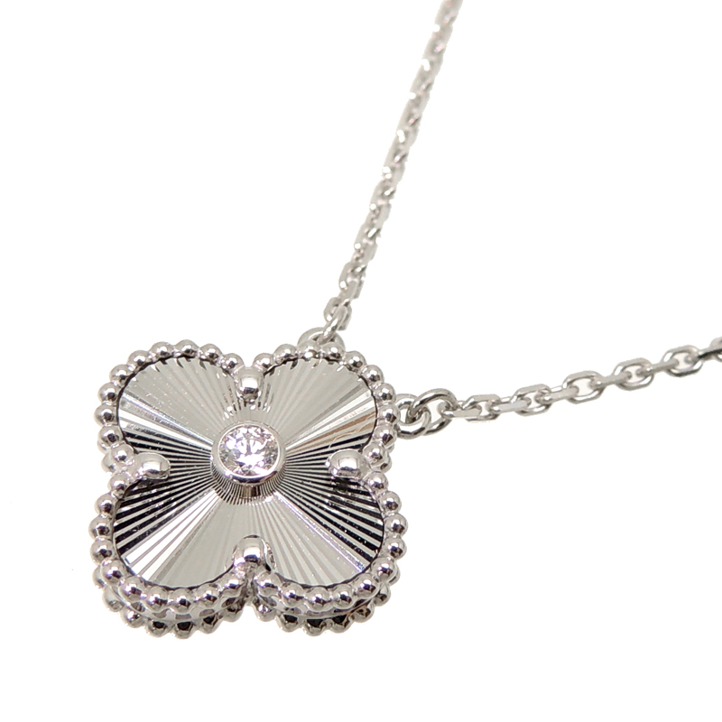 Van Cleef Arpels ヴァンクリーフ アーペル 750wg ヴィンテージ アルハンブラ 年クリスマス限定 750ホワイトゴールド レディース ネックレス Dh 中古 Aランク ー ブラモ 欲しいブランド品がすぐ見つかる ネット通販サイト