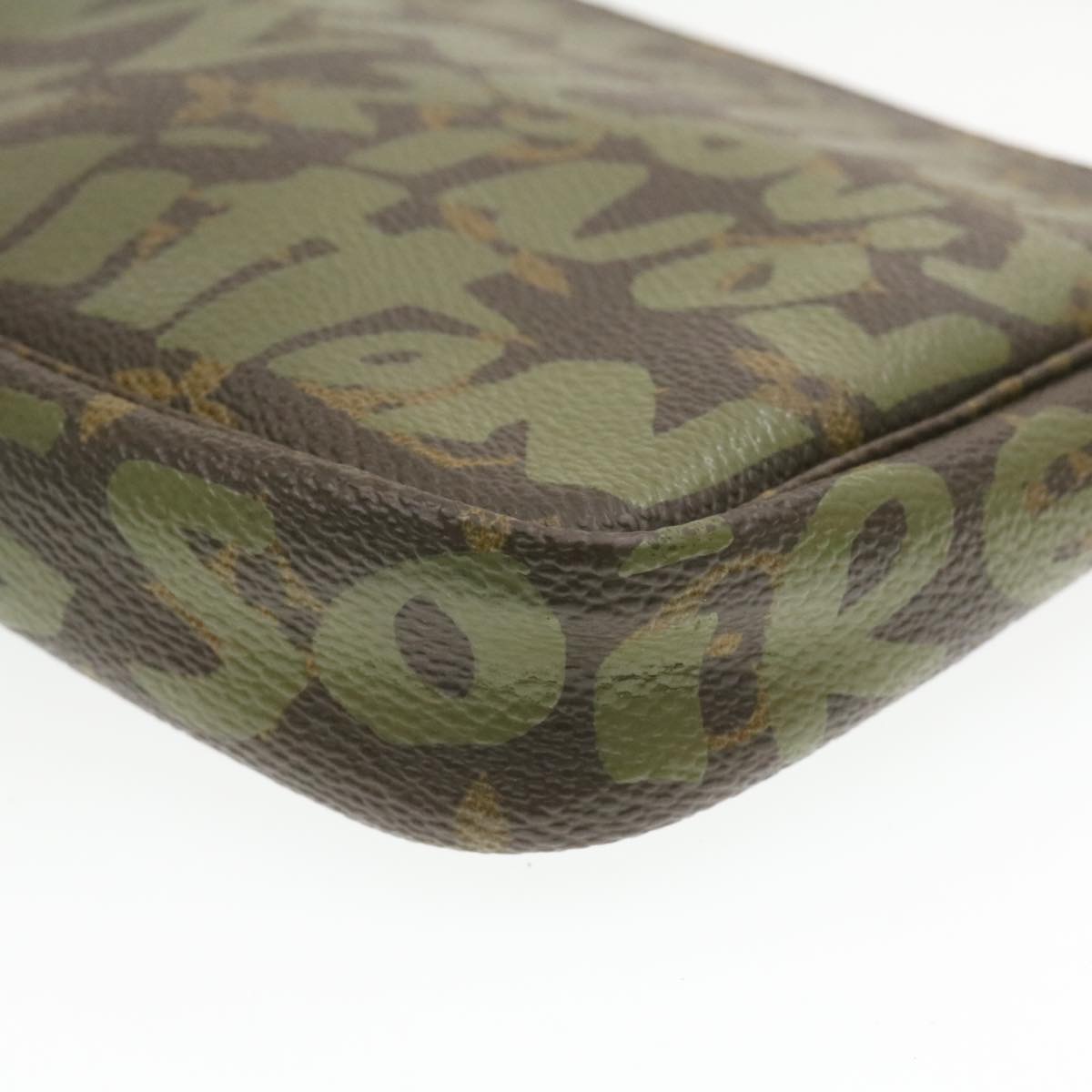 LOUIS VUITTON graffiti Pochette Accessoires Pouch Green